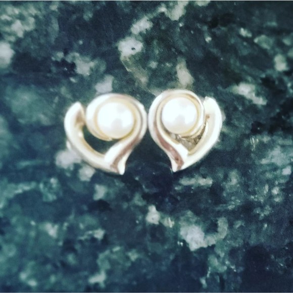 Vintage gold heart with pearl earrings - Picture 3 of 4